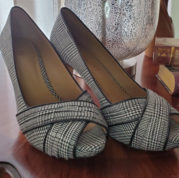 Talbots Peep Toe Platform Heels - Picture 2 of 11